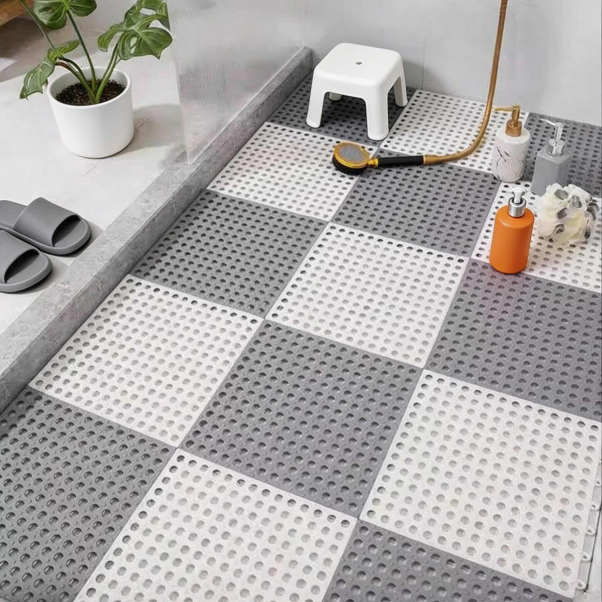 Set moderno di tappetini da bagno in plastica — design cavo impermeabile e antiscivolo, facile da pulire