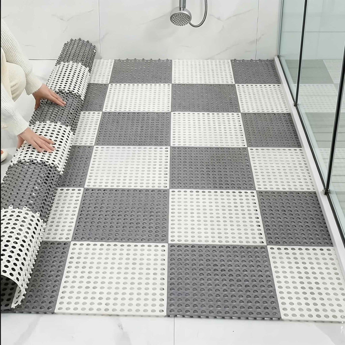 Set moderno di tappetini da bagno in plastica — design cavo impermeabile e antiscivolo, facile da pulire