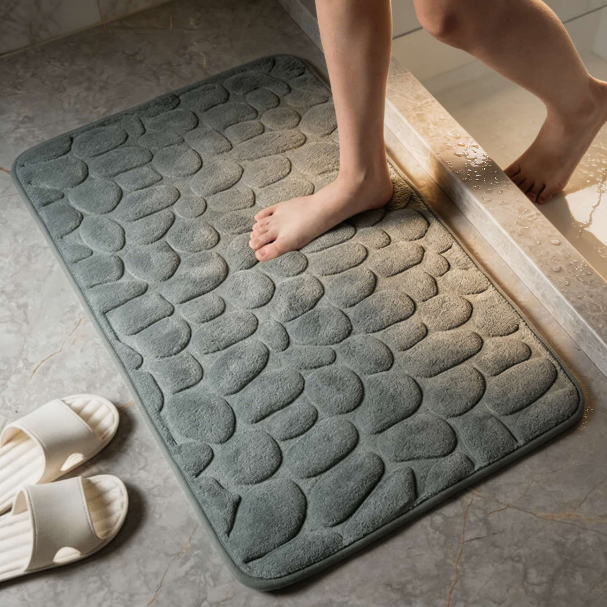 Rutschfeste Badematte, 40 x 60 cm – weicher, schnelltrocknender Stoff, gepolsterter Flor