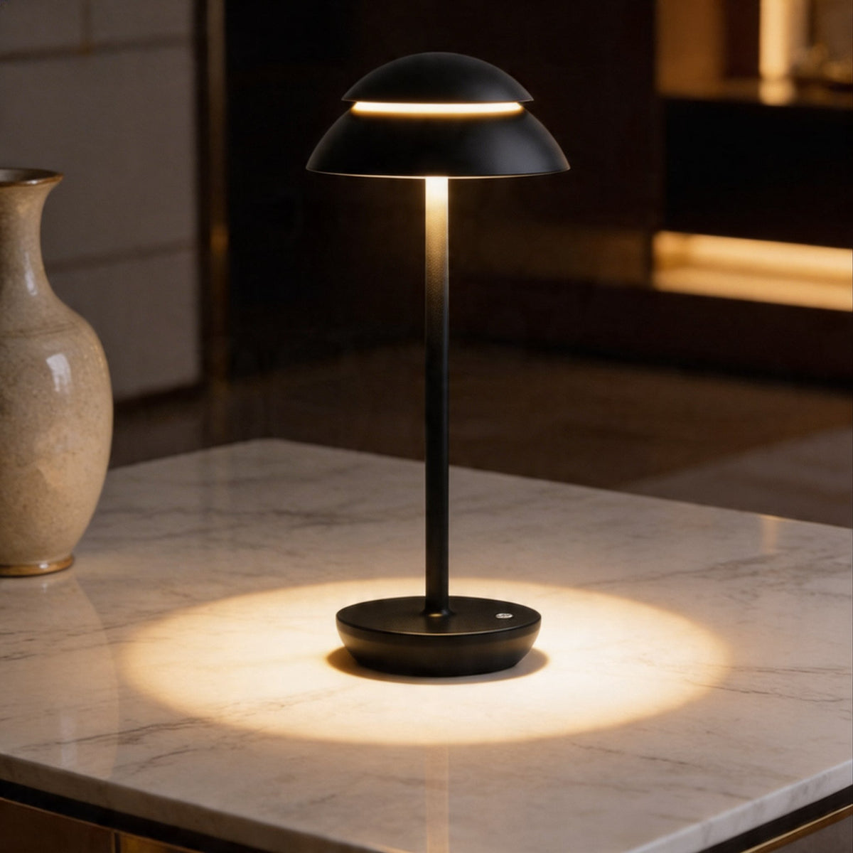 مصباح طاولة عصري بتصميم الفطر - لاسلكي، معدني، LED قابل للتعديل، تحكم باللمس، 3 درجات حرارة لونية