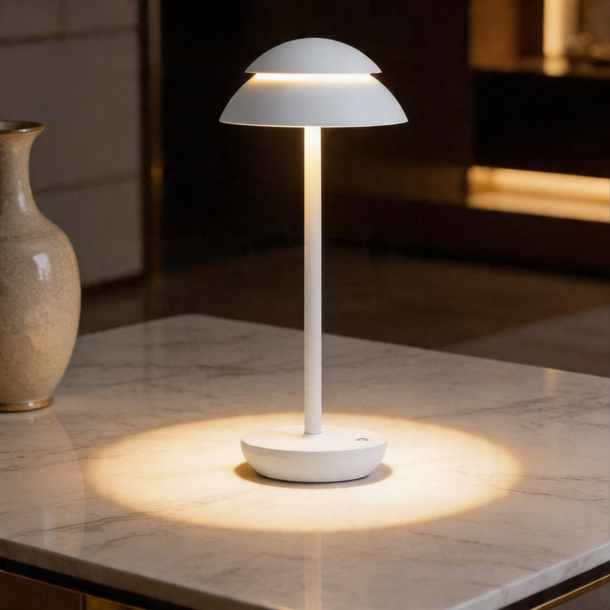 مصباح طاولة عصري بتصميم الفطر - لاسلكي، معدني، LED قابل للتعديل، تحكم باللمس، 3 درجات حرارة لونية