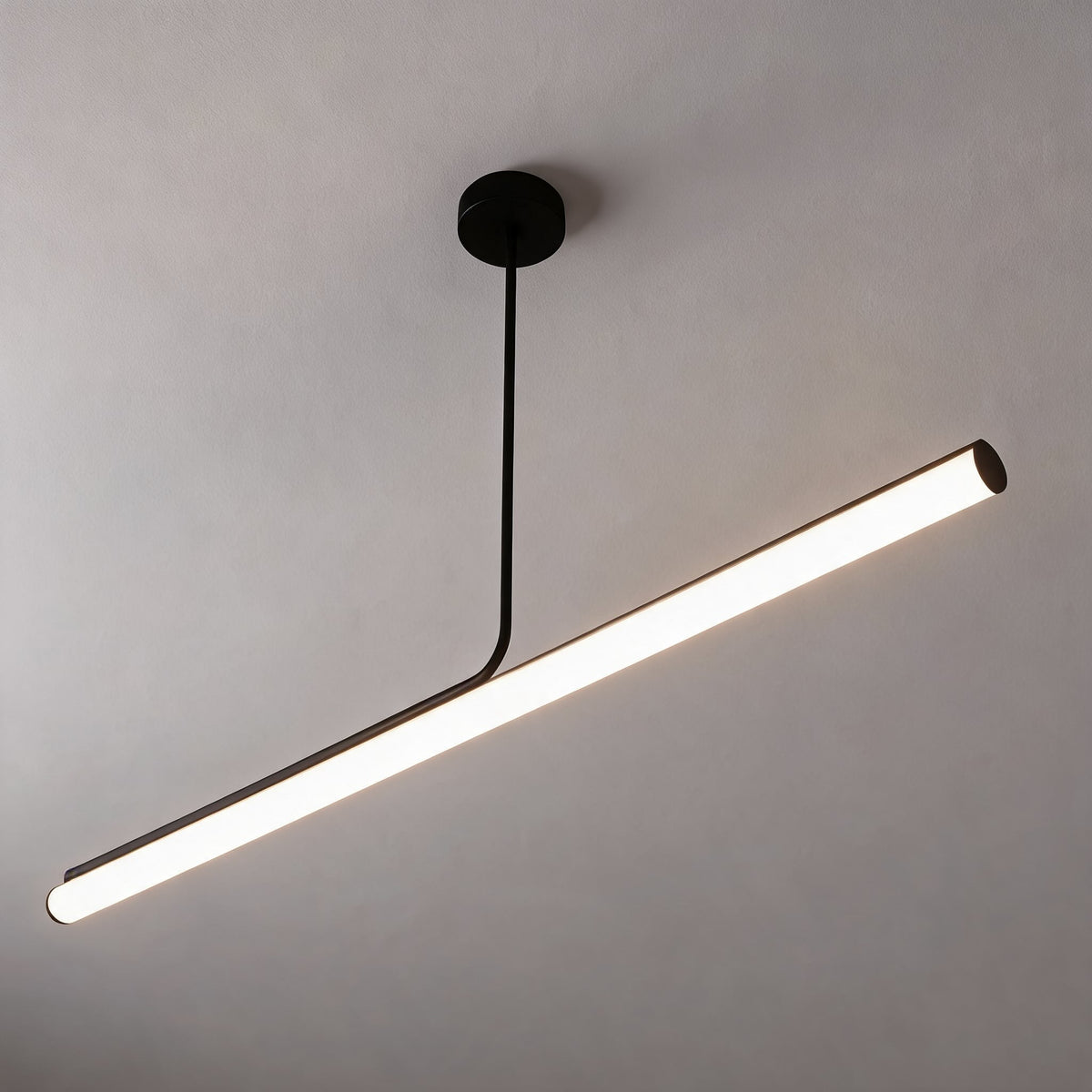 Lampada a sospensione moderna a tubo — finitura metallica cromata, lunghezza regolabile, 90-260V