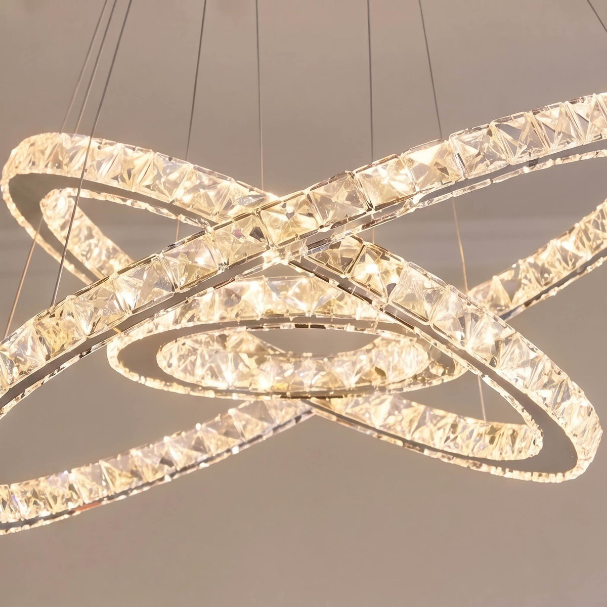 Lámpara de araña LED de cristal moderna — suspensión ajustable de múltiples anillos, anillos concéntricos con inclinación independiente