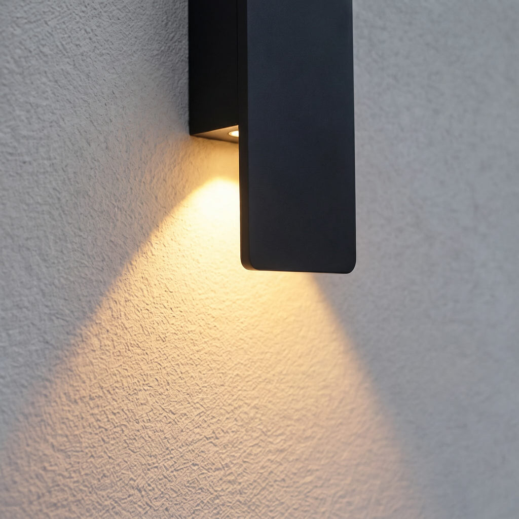 Modern utomhusvägglampa i aluminium – 18 W väggmonterad LED-armatur, vädertålig