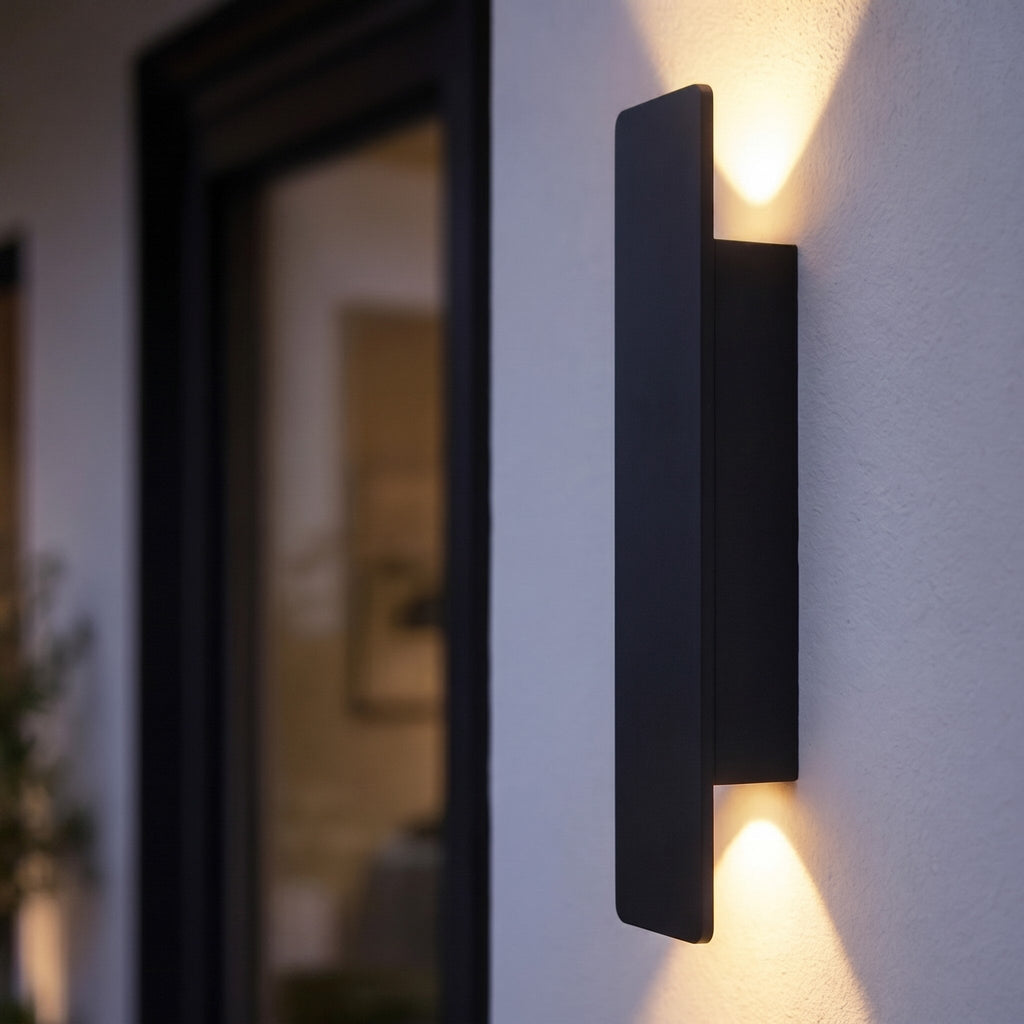Modern utomhusvägglampa i aluminium – 18 W väggmonterad LED-armatur, vädertålig