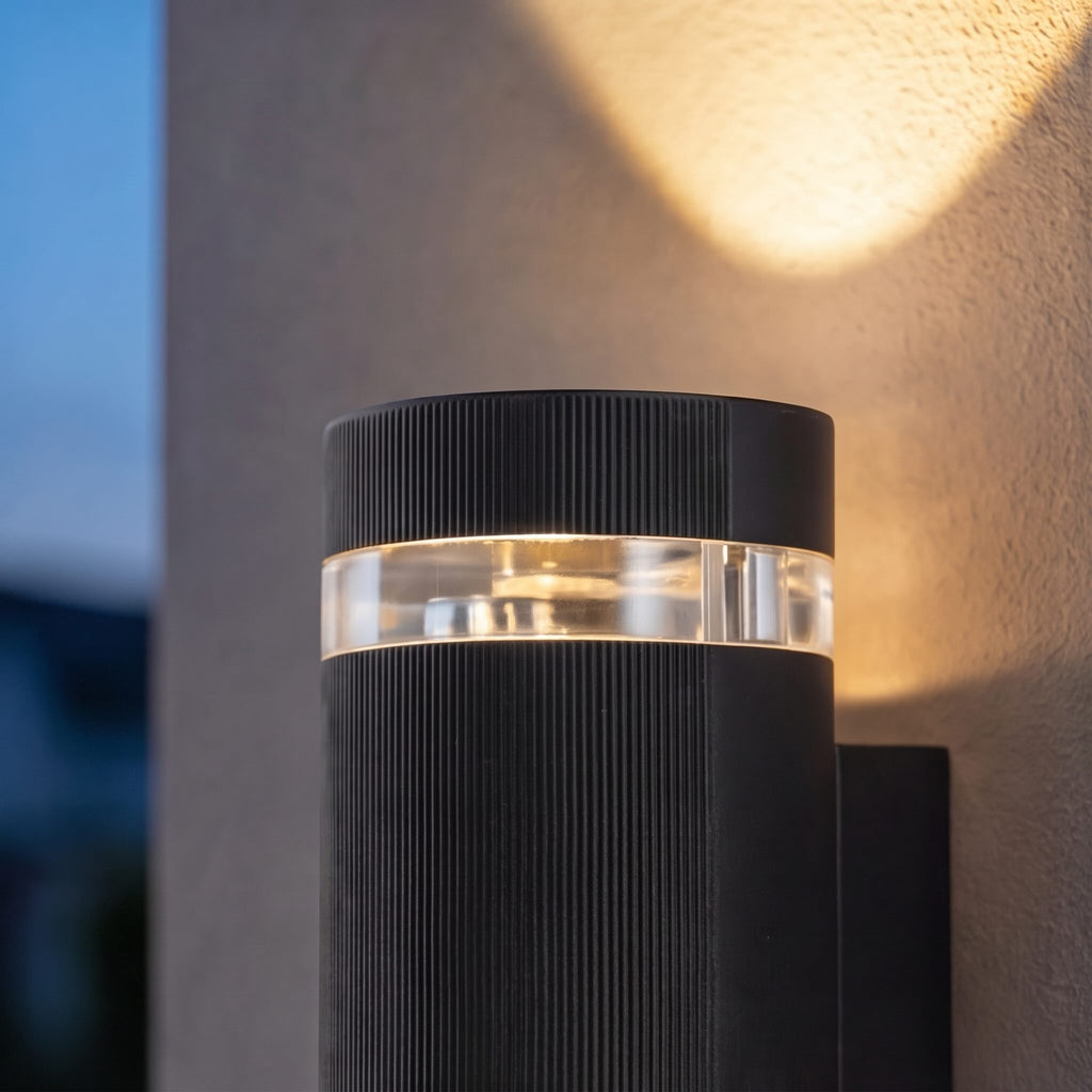 Modern vattentät LED-vägglampa i aluminium – utomhusmontering med uppåt- och nedåtriktat ljus, 12 W, varmvit 3000 K