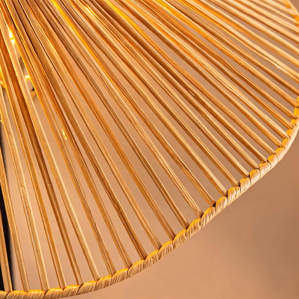 Lampada da terra moderna - altezza regolabile, paralume in rafia naturale, base in noce, luce d'ambiente dimmerabile