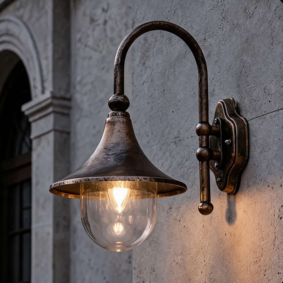 Lampă de perete vintage pentru exterior — Aluminiu impermeabil, formă de corn, LED alb cald 3000K