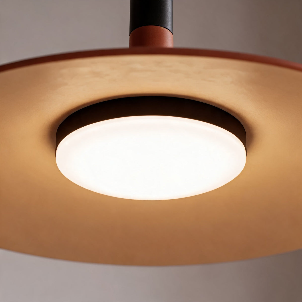 Modern pendellampa i betong — fast ansluten, dimbar LED-hängarmatur