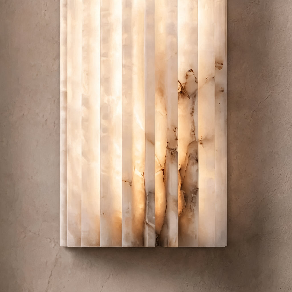 Modern LED-vägglampa i alabaster — fast anslutning, väggmonterad ram, mjukt diffust sken
