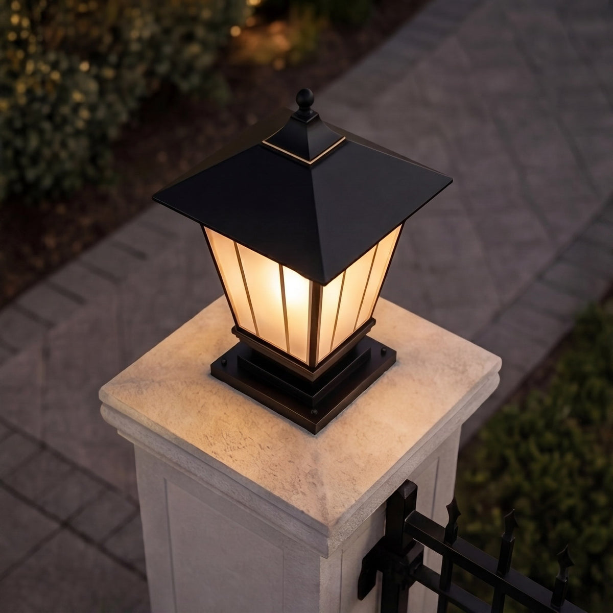 Lampă de exterior modernă, tip stâlp, montată pe perete — cupru solid, abajur din sticlă, impermeabilă IP55, compatibilă cu E27