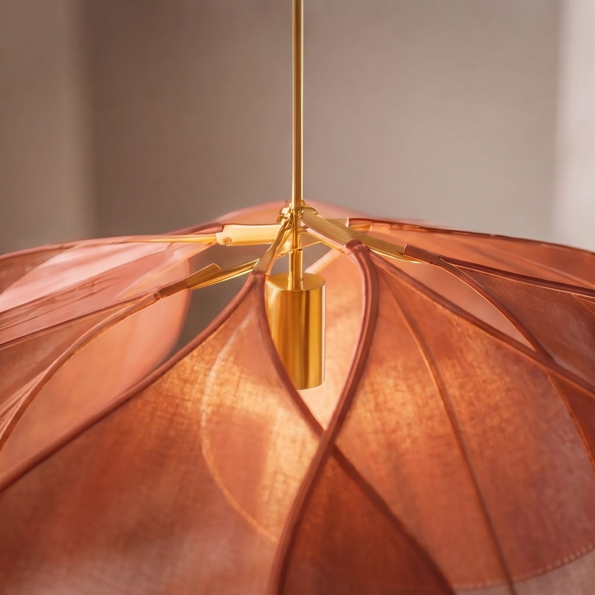 Modern blomformad pendellampa — justerbar upphängning, tygskärm, metall, kompatibel med LED-lampa, E27-lampa