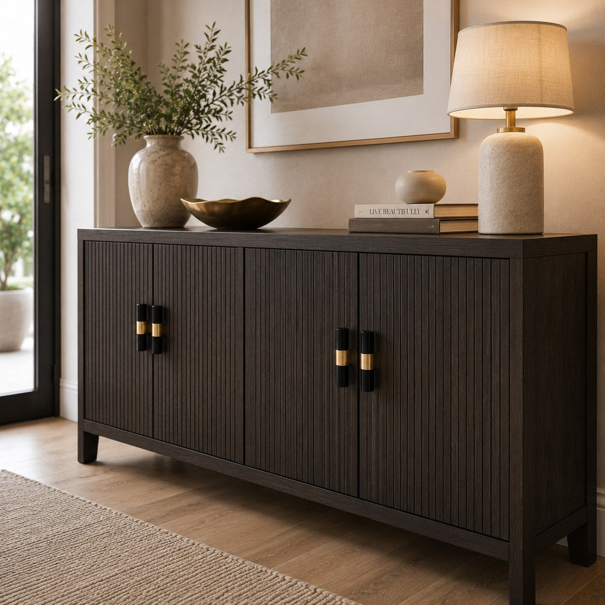 Set med moderna skåpsknoppar och lådhandtag i marmor och mässing — ergonomisk design