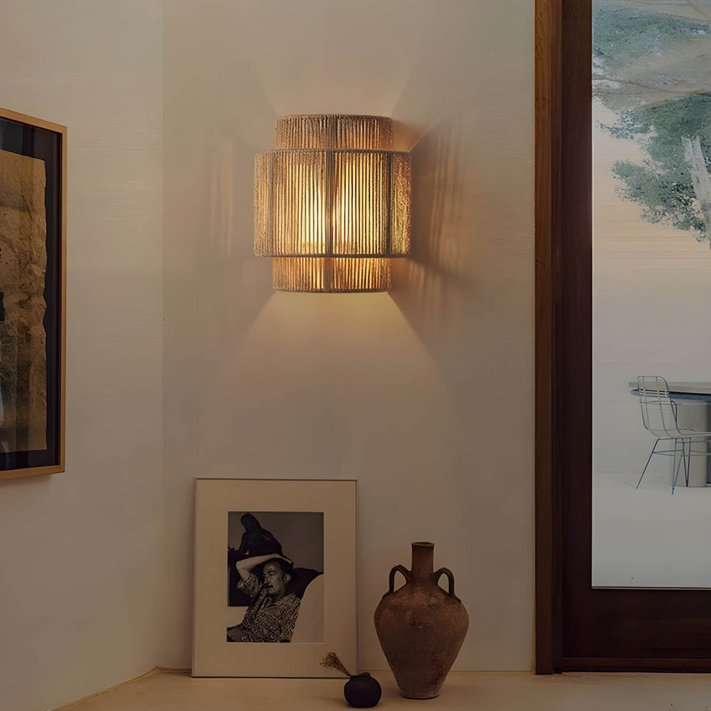 Moderne LED-wandlamp — instelbare helderheidsregeling