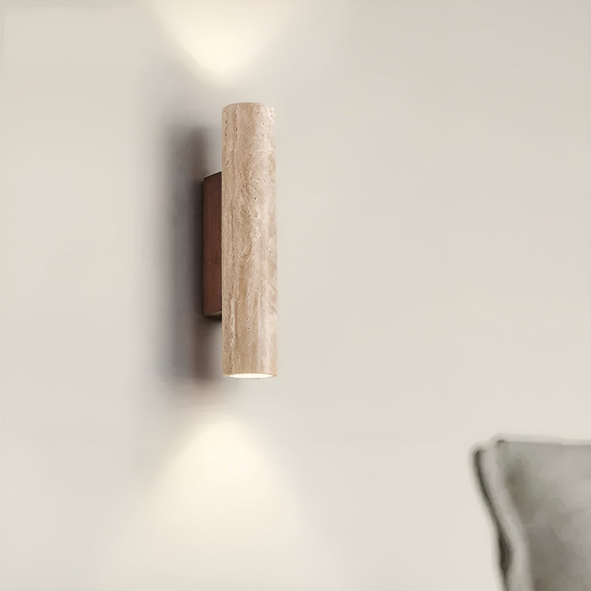 LumeStone wandlamp - marmerafwerking geïnspireerd op travertijn, warme ledgloed