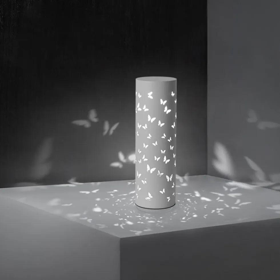 Moderne minimalistische Stehlampe mit Schmetterlingsprojektion | boxzora
