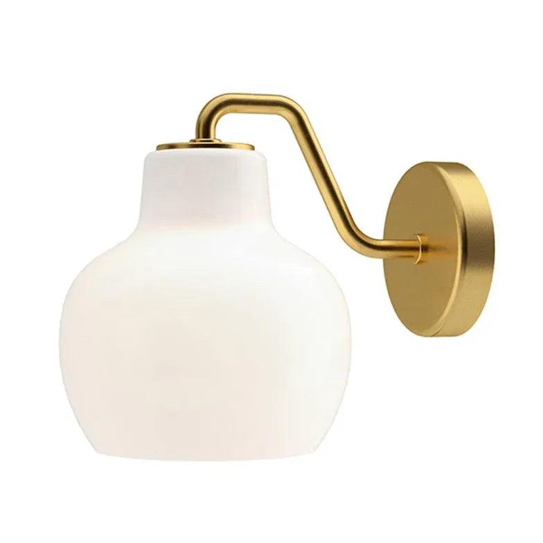 Eksklusiv væglampe i mælkehvidt glas med liljekonvaldesign | boxzora