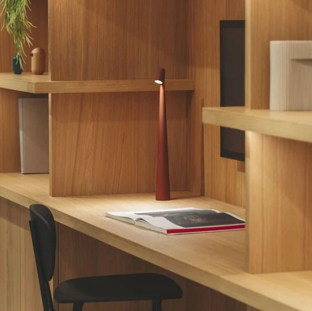 Lámpara de mesa LED minimalista nórdica — inalámbrica, luz de lectura ajustable