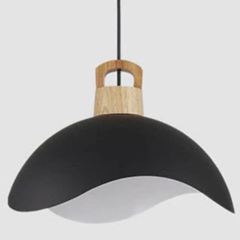 Houten hanglamp met macaronvormige bloemblaadjes voor de eetkamer | boxzora