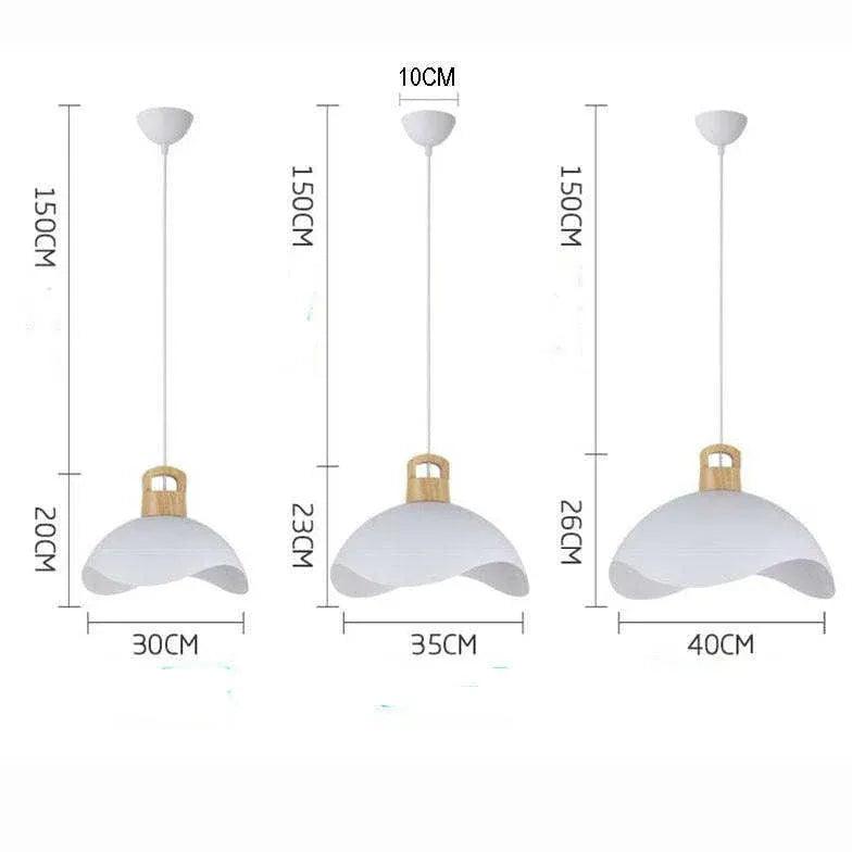 Houten hanglamp met macaronvormige bloemblaadjes voor de eetkamer | boxzora