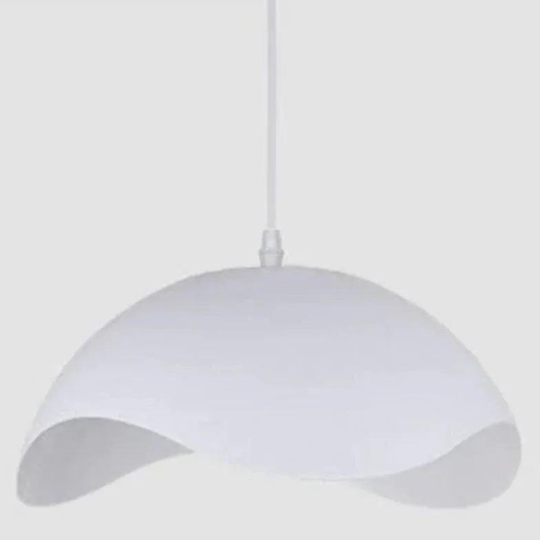 Houten hanglamp met macaronvormige bloemblaadjes voor de eetkamer | boxzora