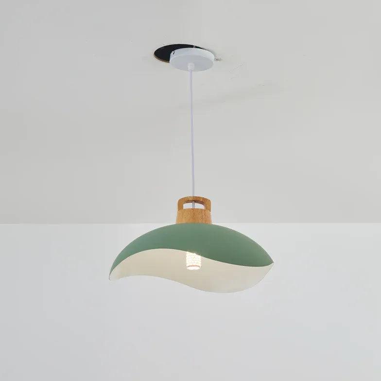 Houten hanglamp met macaronvormige bloemblaadjes voor de eetkamer | boxzora