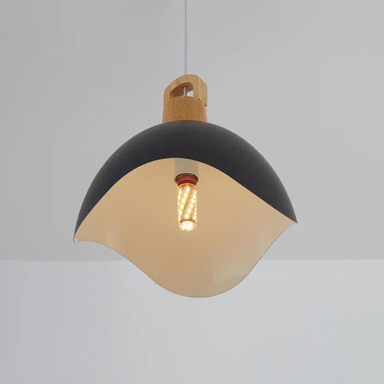 Houten hanglamp met macaronvormige bloemblaadjes voor de eetkamer | boxzora