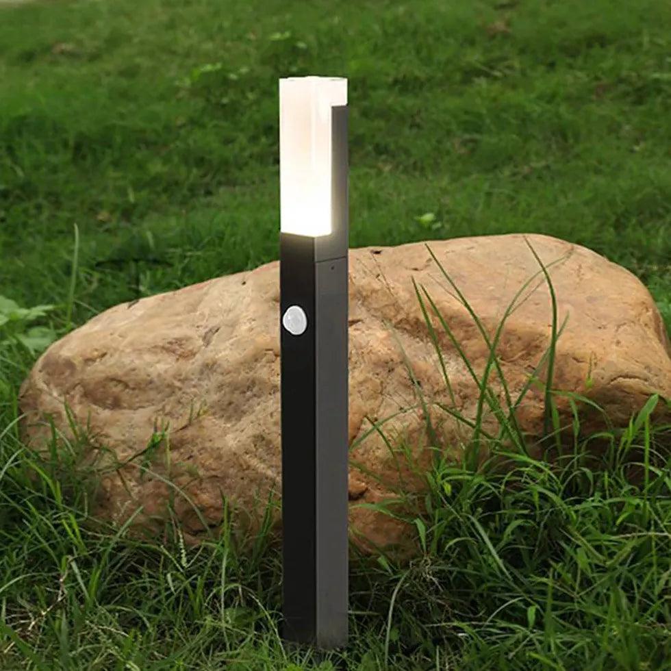 Minimalistiske vanntette svarte pullertlamper i akryl | boxzora