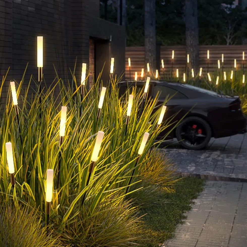 Moderne hagelys med jordspyd, IP65 og solenergi, pent design | boxzora