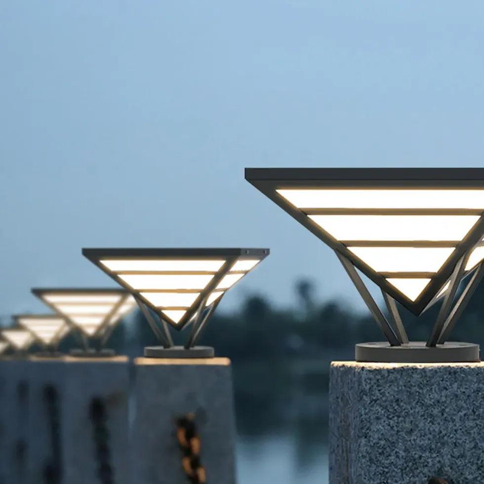 Lampă LED solară tip stâlp pentru exterior, impermeabilă, cu design de diamant | boxzora