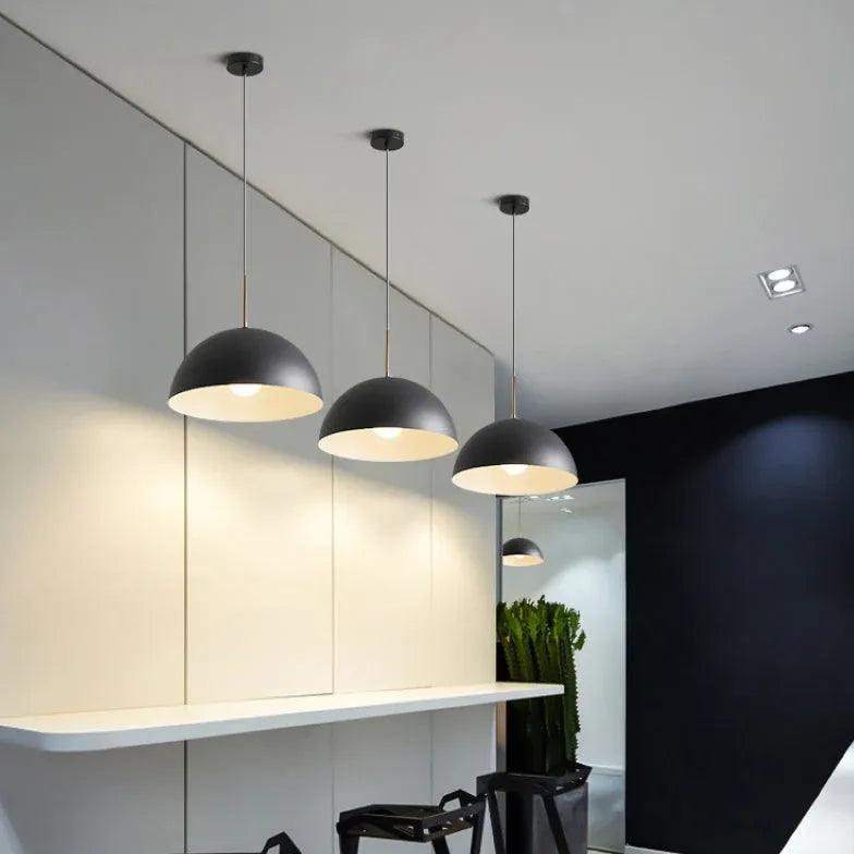 Lámpara colgante moderna de aluminio con forma de media cúpula | boxzora