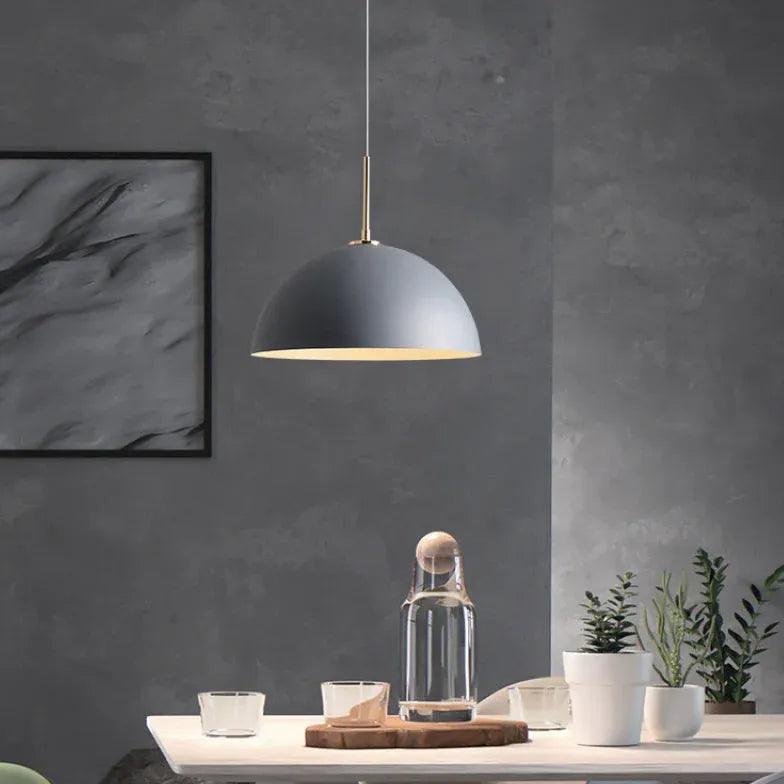 Lámpara colgante moderna de aluminio con forma de media cúpula | boxzora