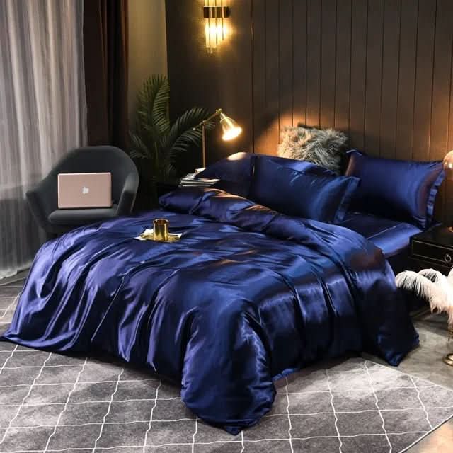 SilkComfort påslakan i 100 % silke — mjuk och ventilerande yta