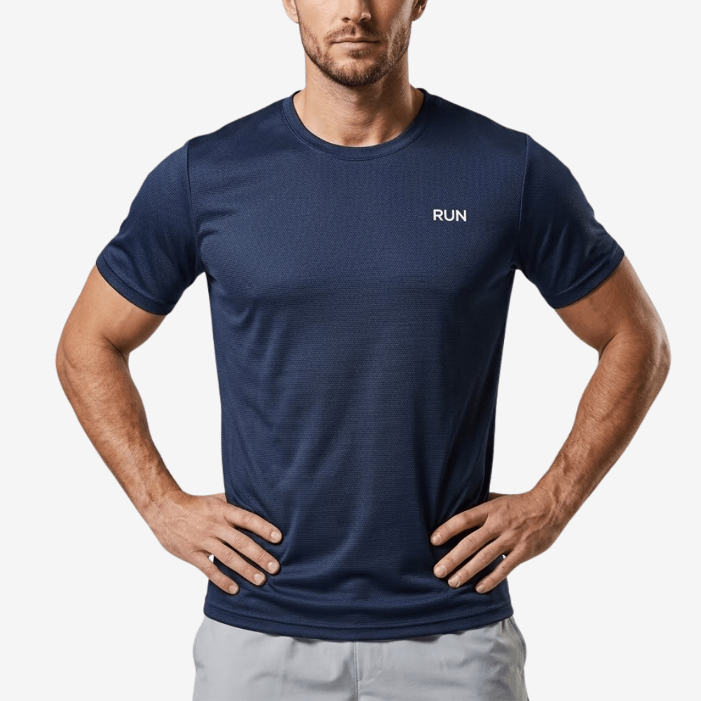 Let, hurtigtørrende sports-T-shirt — svedtransporterende konstruktion