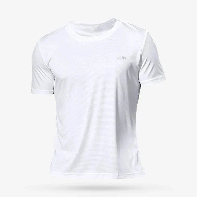 Let, hurtigtørrende sports-T-shirt — svedtransporterende konstruktion