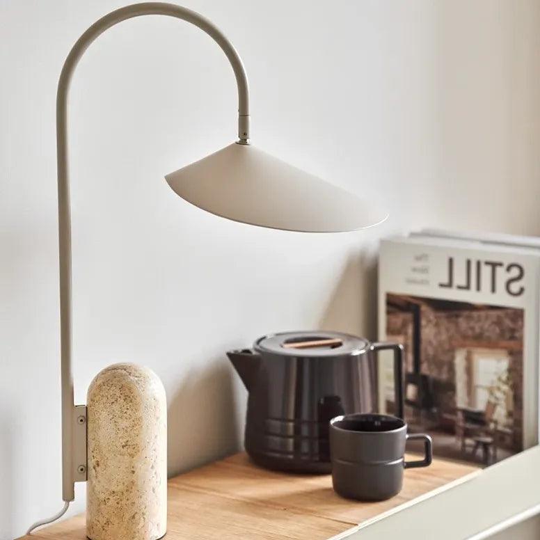 Lampe de bureau courbée minimaliste noire pour la lecture | boxzora