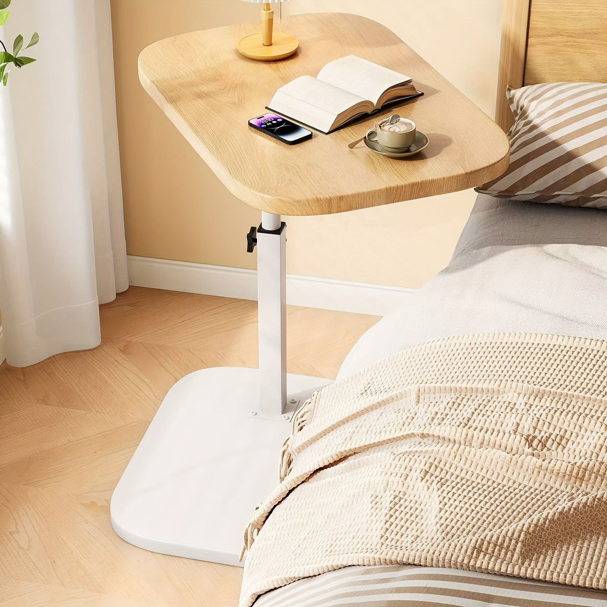 Højdejusterbart sidebord — funktionelt design, praktisk konstruktion