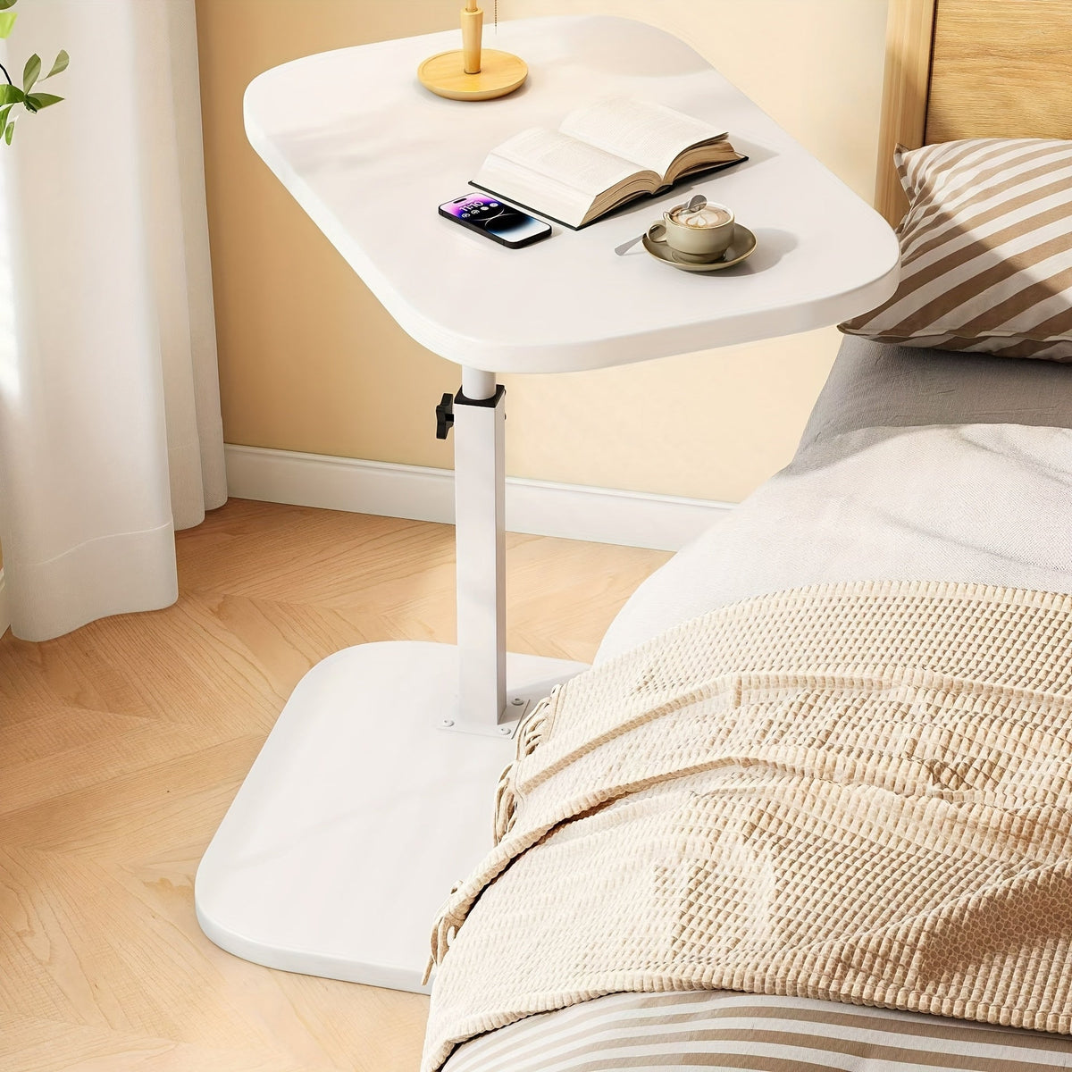Højdejusterbart sidebord — funktionelt design, praktisk konstruktion
