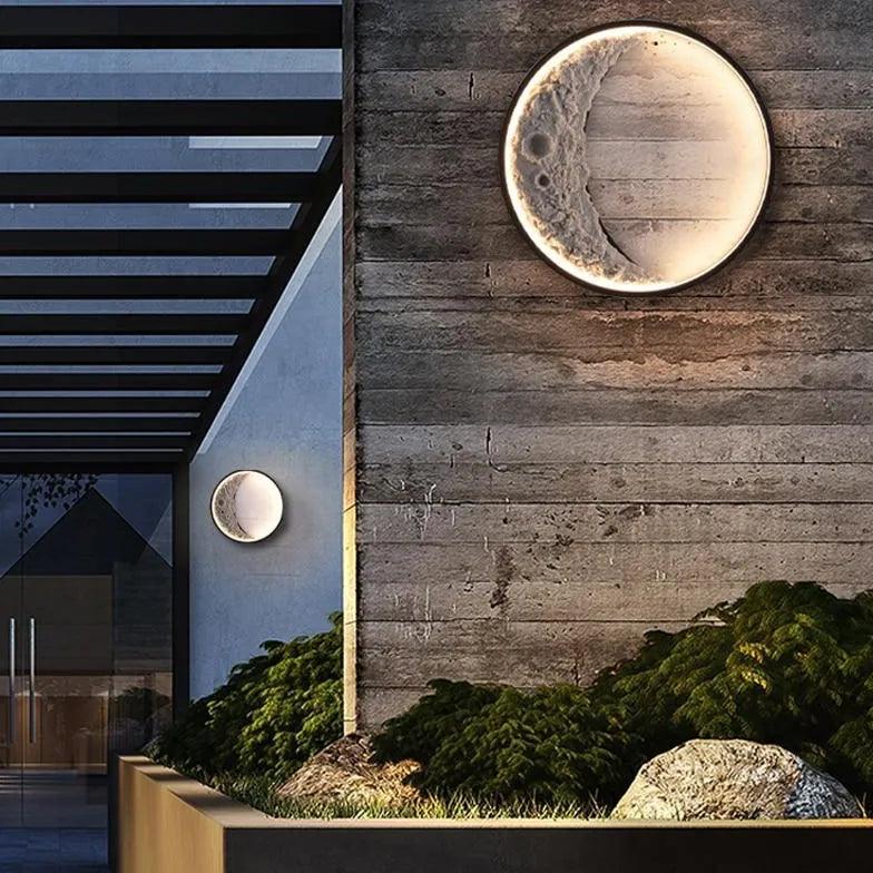 Halvmåneformet, vanntett vegglampe for utendørs bruk på verandaen | boxzora