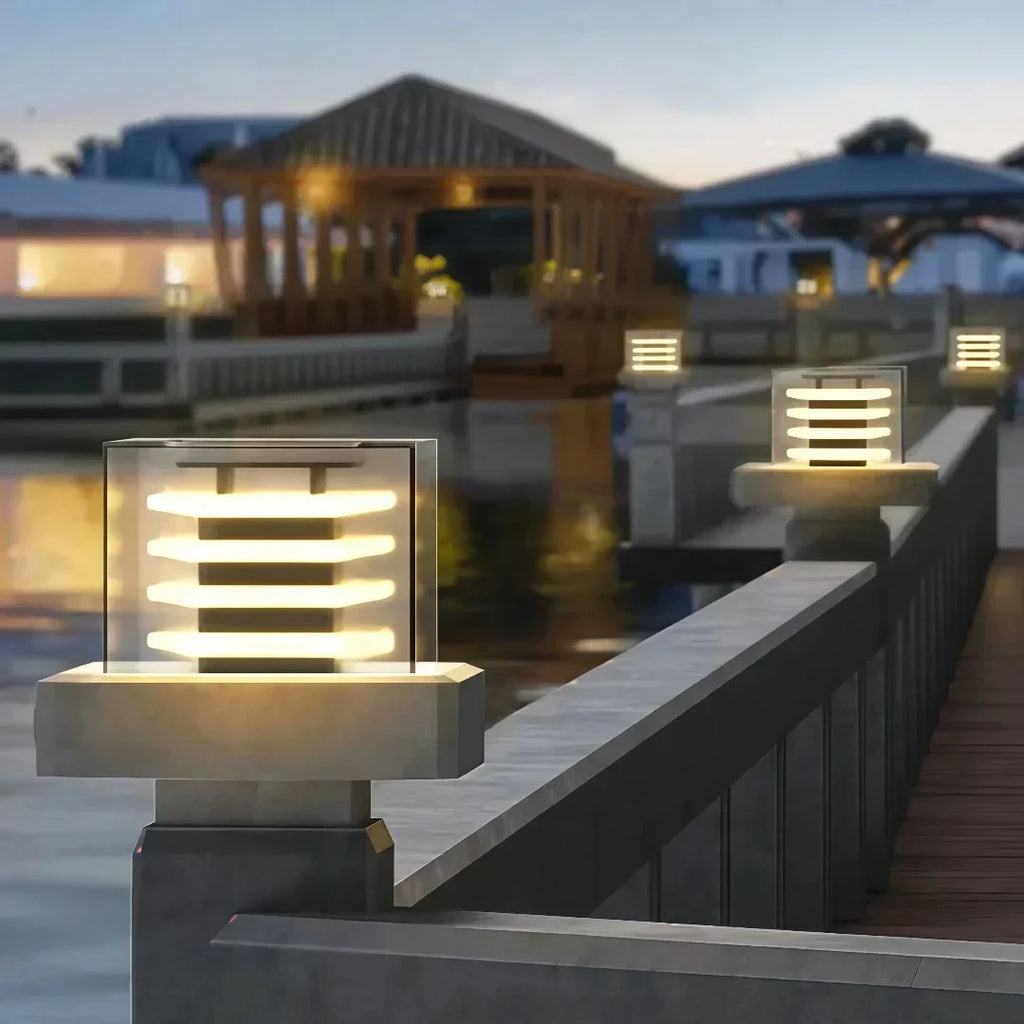 Moderne utendørs kubisk solcelledrevet søylelampe for hagen | boxzora