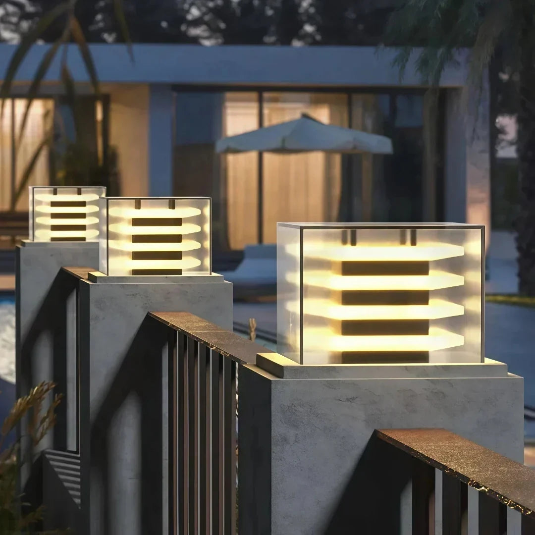 Moderne utendørs kubisk solcelledrevet søylelampe for hagen | boxzora
