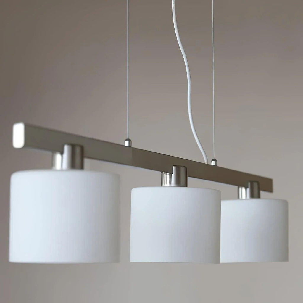 Suspension moderne à plusieurs lumières en verre blanc laiteux | boxzora